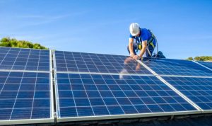 Installation et mise en production des panneaux solaires photovoltaïques à Saint-Paul-en-Jarez